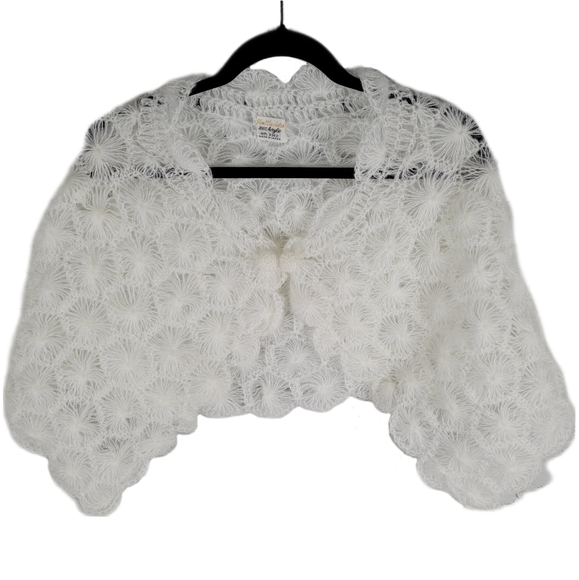 HANDMADE | crocheted delicate small shoulder cover cape - Picture 1 of 6